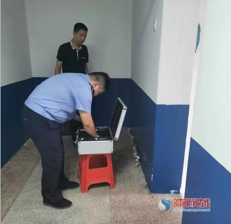 新邵县公路局开展公职人员吸毒尿检活动