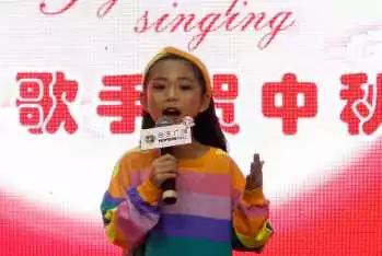 我爱妈妈的眼睛简谱_妈妈我要亲亲你简谱(3)