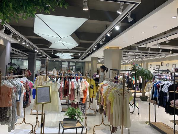 怎么样开好一个服装店 7a47988a4b92427fb4892023b9af7cf8.jpeg