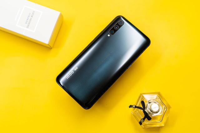 不单5G网速！iQOO Pro 5G版实测，游戏猛兽，并非浪得虚名