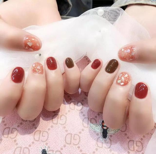 同款美甲秋天 92b81803221947579b868f3484a8b9f2.jpeg