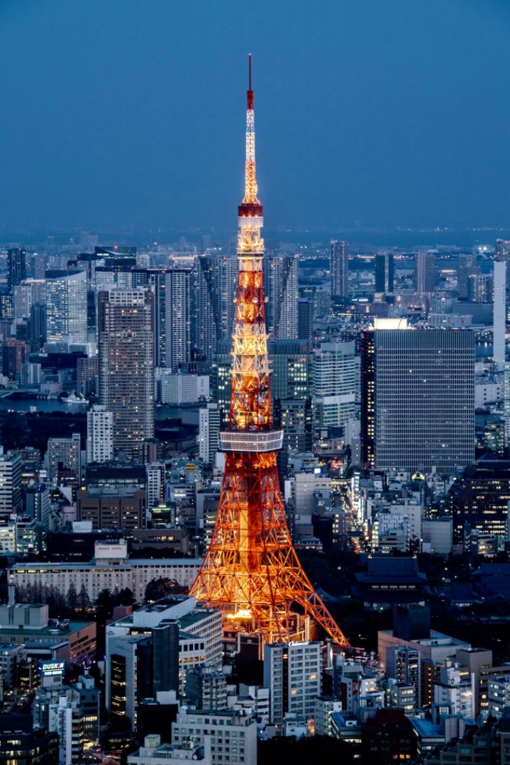 跟随周杰伦新歌领略东京著名地标建筑夜景