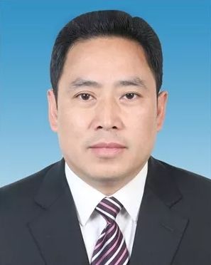 鱼洞乡党委书记,林口乡党委书记,镇雄县委常委,办公室主任,副县长