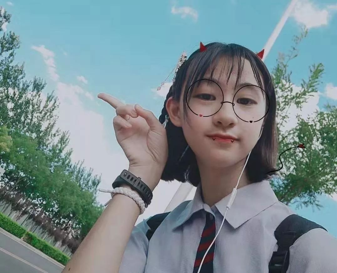 顾梦羽通过迪拜密训领导力提升担当班级地理课代表