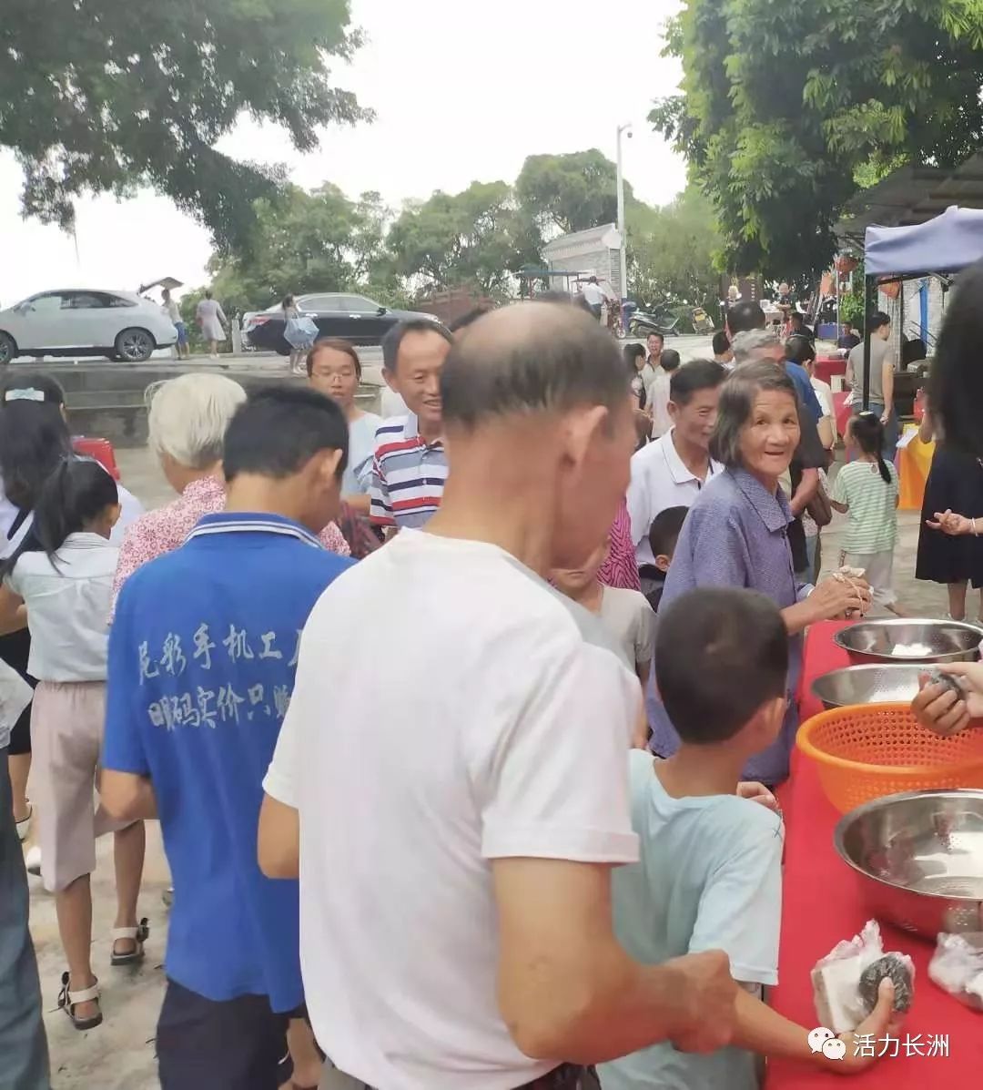 2019年国庆旅游经济总量_国庆手抄报(3)