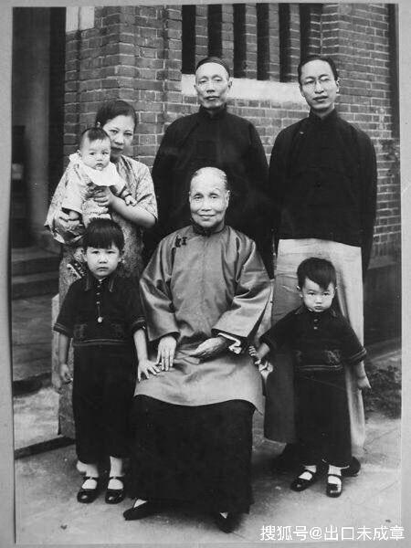 她是曾国藩最小的女儿，活到90岁福寿双全，有8子4女自号崇德老人