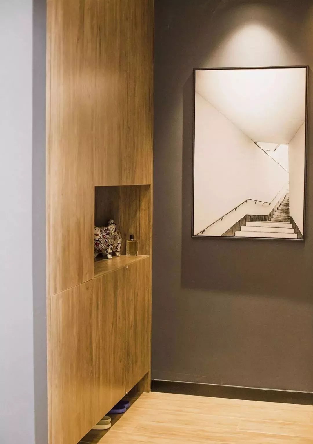 入户玄关是承重墙怎么设计 b24db371cd7d43eab7ef8269e0f79815.jpeg