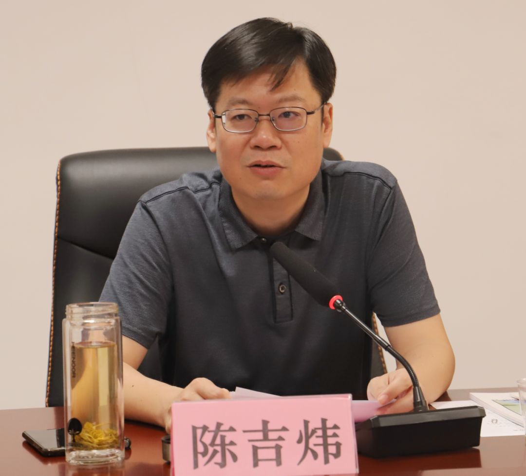 陈吉炜区长对二中人提出期望