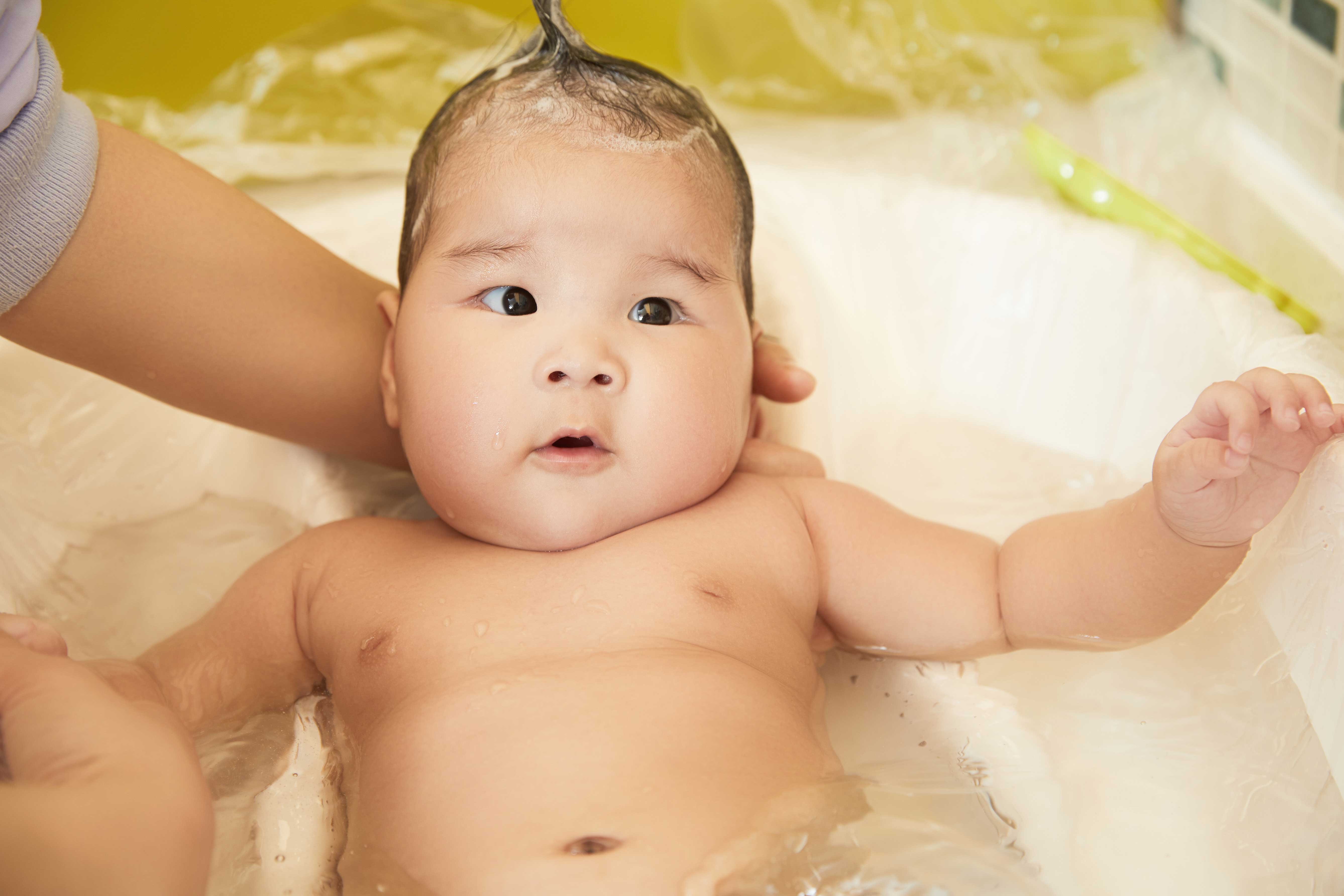 新生儿月子护理大全 e3c8fa18869341269fef3258395a34be.jpeg