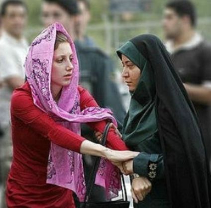直击伊朗女犯人,比死刑更严重的处罚,行刑前要被夺走"第一次"