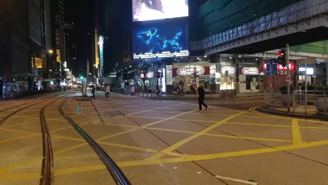 晚上的香港中环 fd7f34b3e2c8440d9f0e7a5c31006f7a.jpeg