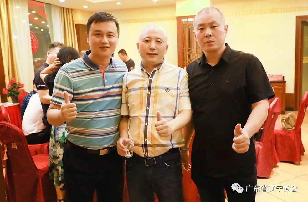 在中秋联谊晚宴上,广东省辽宁商会会长汪江表达了对在座各位商会会员