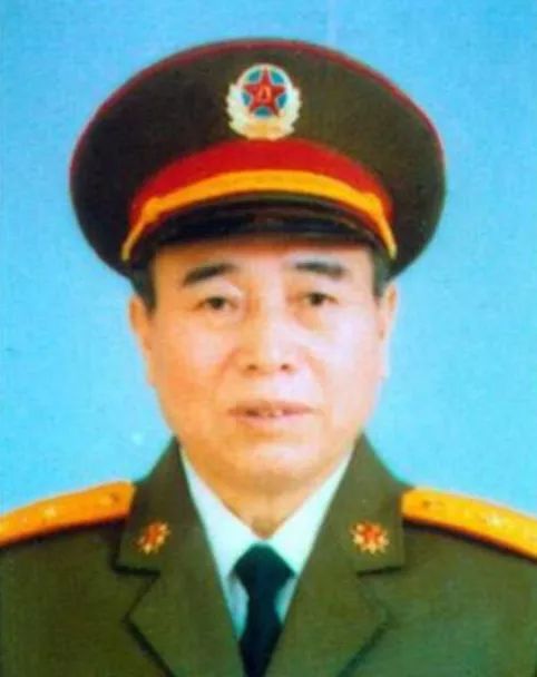 开国中将原任海军顾问傅奎清原任南京军区政委谭乃达原任国防大学副