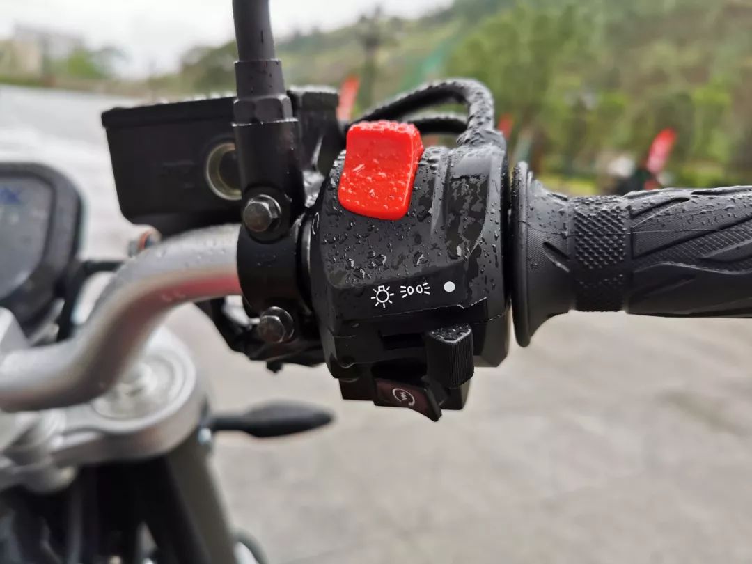 什么是单摇臂图 3db61b0e90dc4b148a9ac4fb630ad89c.jpeg