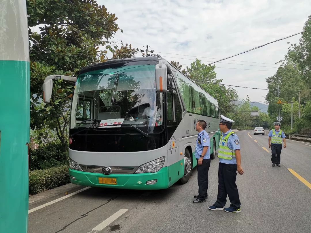 忠县渝海,长通运输公司,利用安全教育课,对全县公交司机,长途客车驾驶