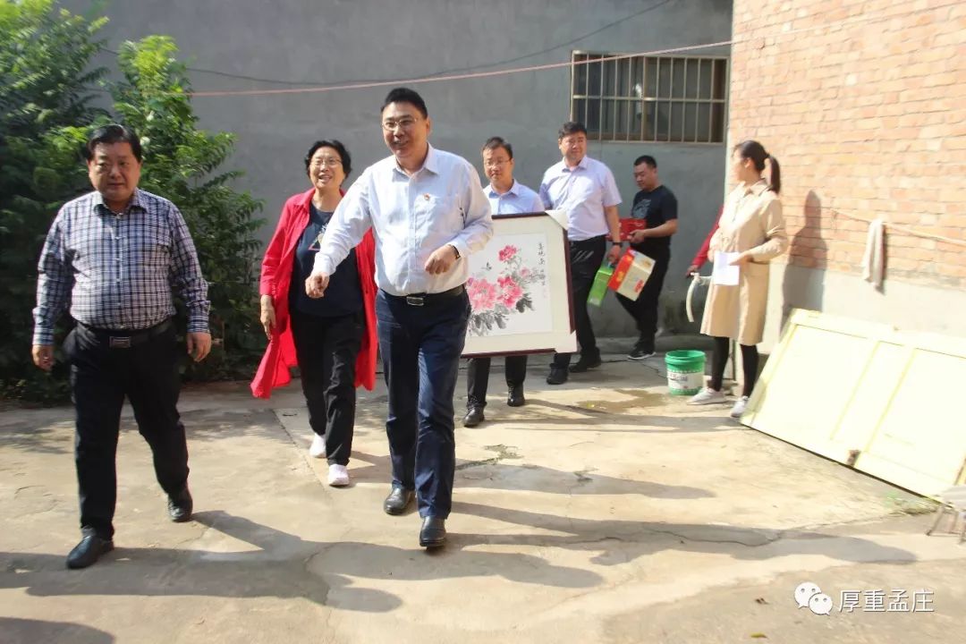 9月18日,辉县市委组织部长李会勇,市老年学会会长张玲等领导一行到