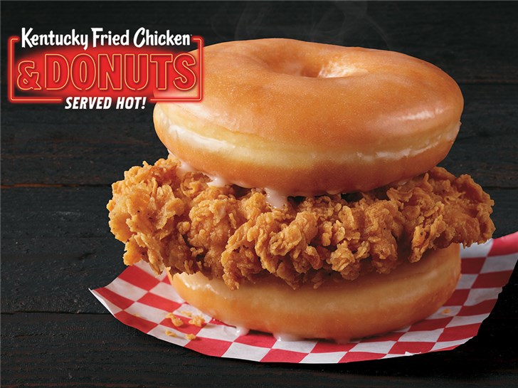KFC推出新款三明治：甜甜圈夹炸鸡