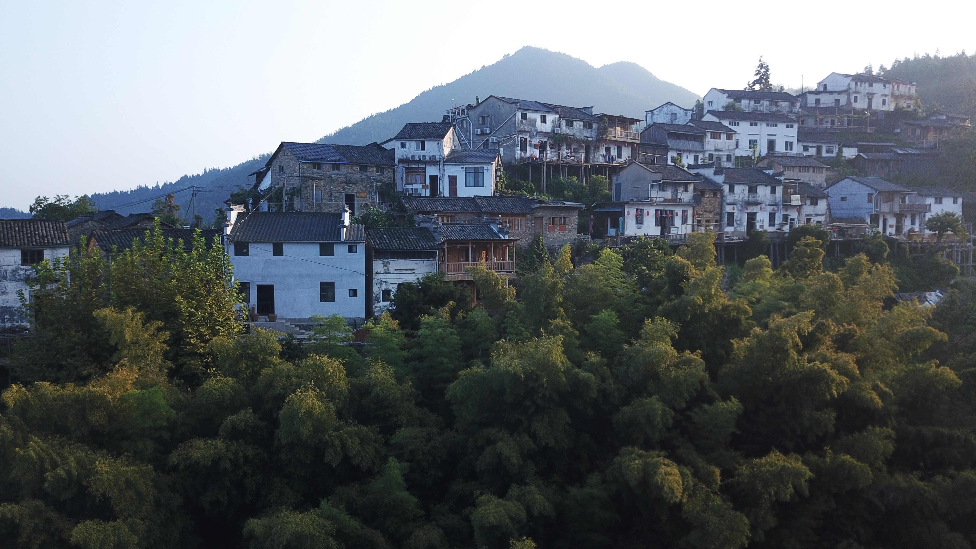 皖南山村晨景