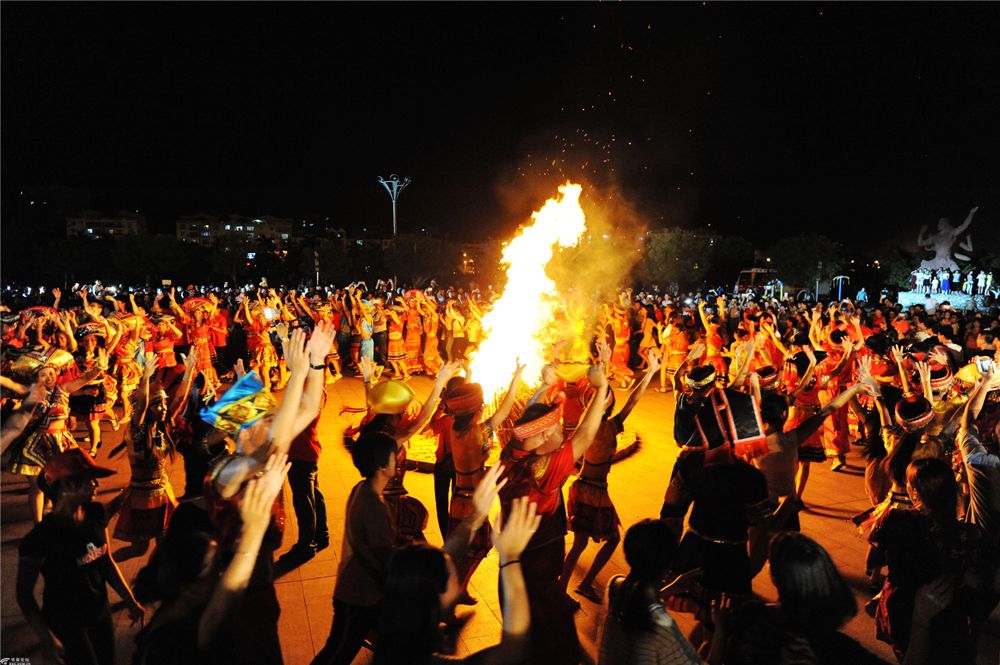 活动时间:2019年9月28日 17:00-21:00 活动地点:五指山红峡谷文化旅游