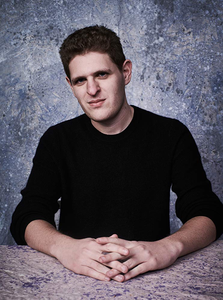 休叔要转型!新片《不良教育》演贪污校长