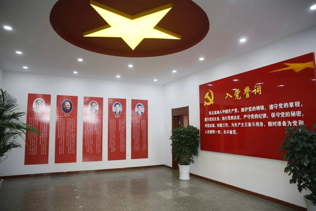 【不忘初心 牢记使命】柳河县委常委班子参观党史馆