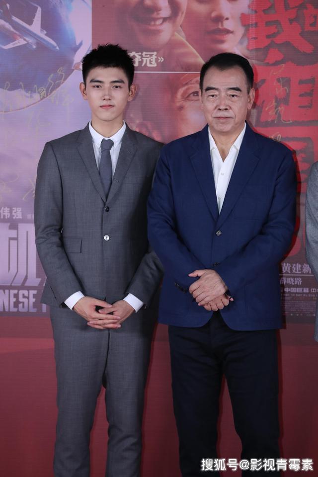 中國名導陳凱歌的兒子努力拍戲，國際名導李安的兒子當眾親吻女友 娛樂 第2張