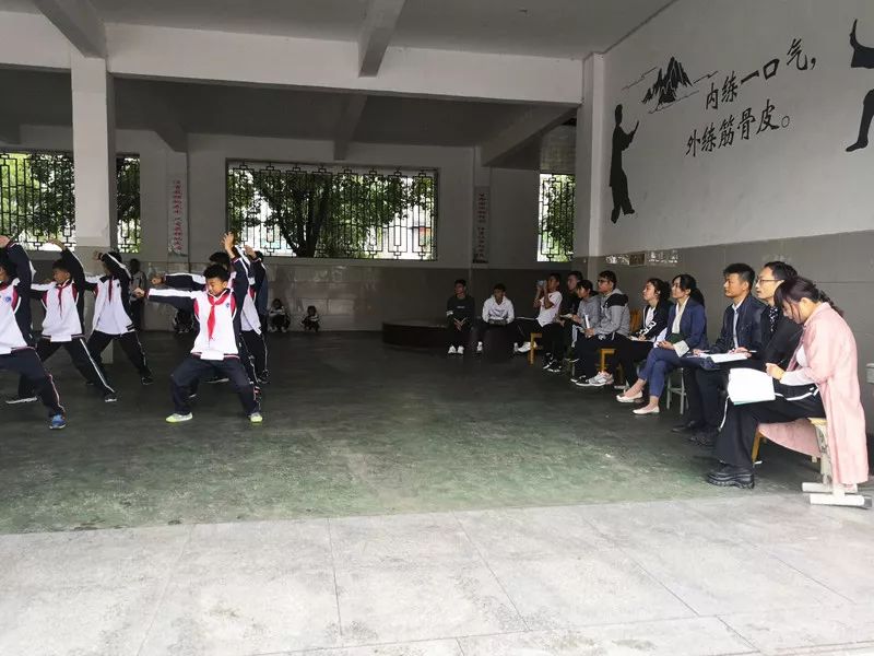 特区教育局专班检查武当山中学开学教学常规