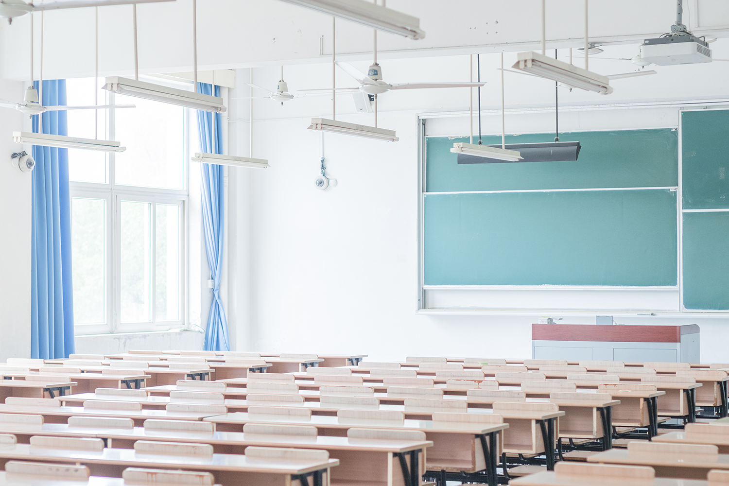 哪里可以查学校 c4d1c27e8f28470797959ac0220ad823.jpeg