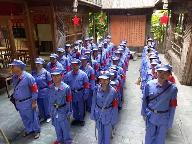 六,唱红歌,过红军桥
