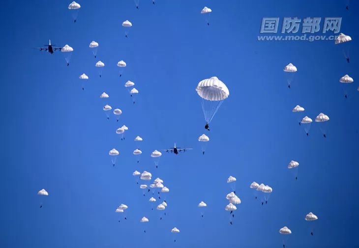 生日快乐英雄的中国空降兵