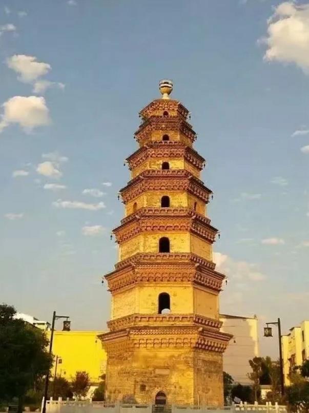 西平县古迹探访之宝岩(严)寺塔