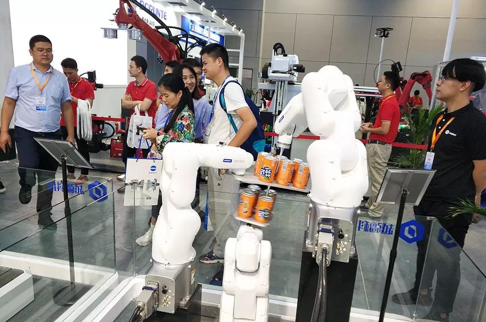 【工博会】融合尖端技术赋予更高智能，越疆协作机器人亮相工博会