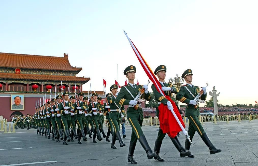 【庆祝中华人民共和国成立70周年】新中国70华诞,关于国旗和国旗法,你