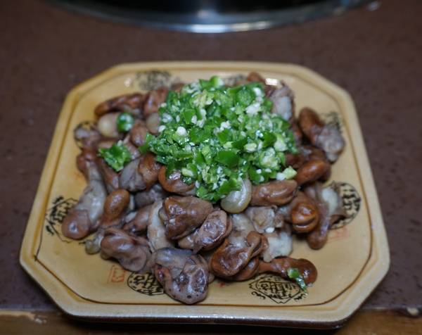 一个时代的记忆 耙胡豆新鲜小牛心钱足秤够 分量十足二十多年餐饮经验