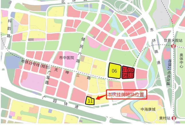 地块位于广东奥林匹克中心以西,周边有在建地铁21号线世界大观站