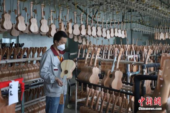 黔台企业家贵州正安共谋吉他产业合作发展