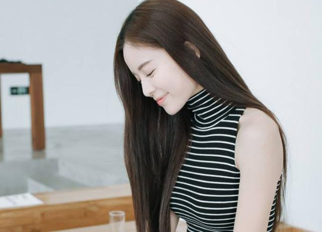 完美身材星座女,腿长诱人,逆天的容颜