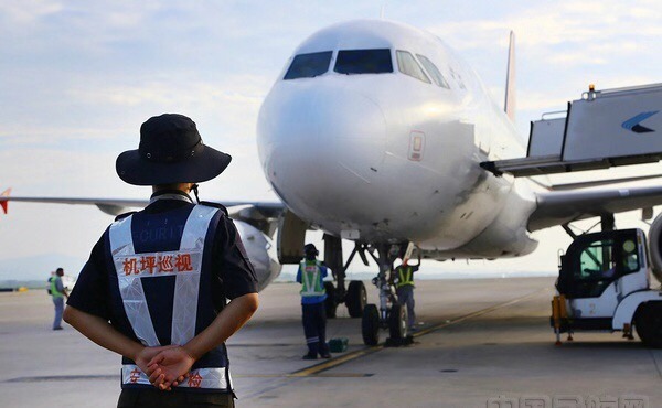 南京机场一送餐车刮擦飞机！汉莎航空食品公司违规作业被罚一万元