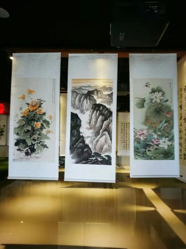开封当代名家书画展开幕
