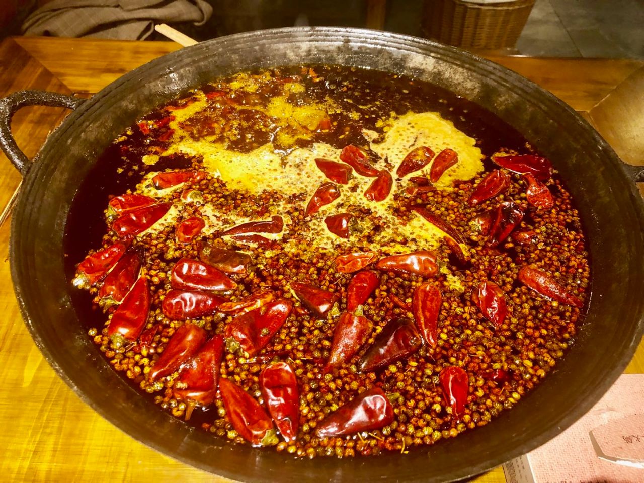 洪崖洞哪里的火锅好吃又便宜 43c27f770175425fa382d6d63e5f480a.jpeg