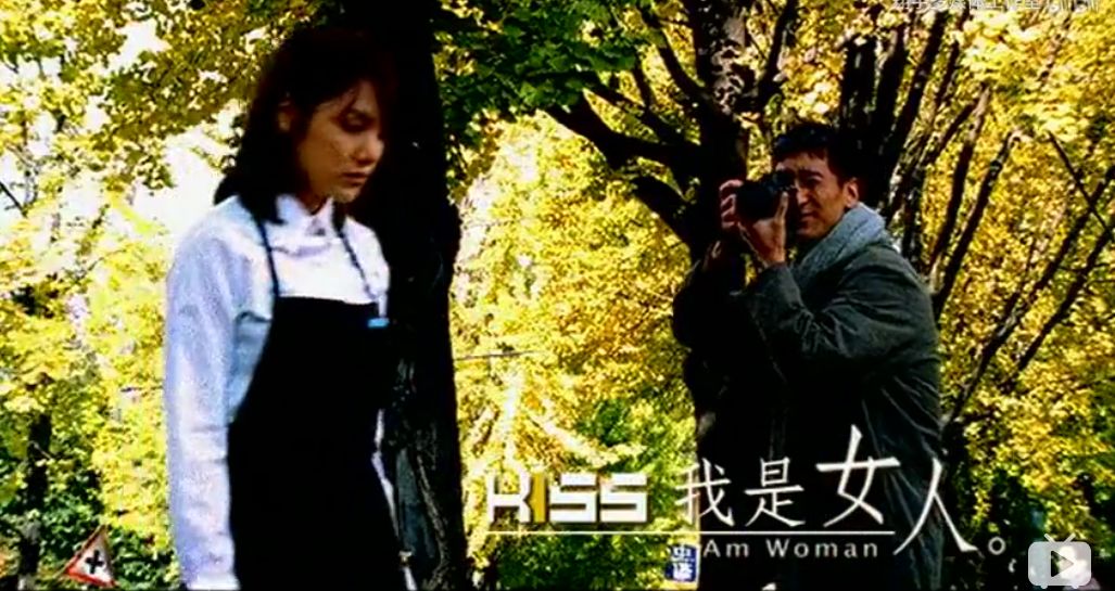 《因为是女子》mv发布于2002年,当时就因催泪剧情而火遍中韩两国.