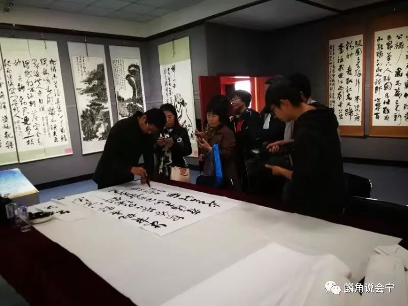 张文翰书画巡展在会宁县文化馆开展