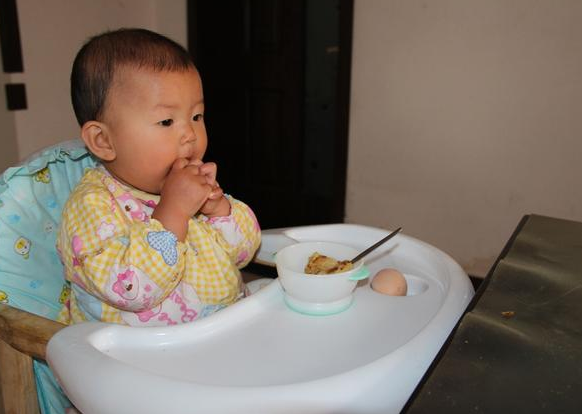 [樱桃育儿经]儿科主任：脾胃差的孩子，容易积食生病，这东西再贵也得给娃喝点