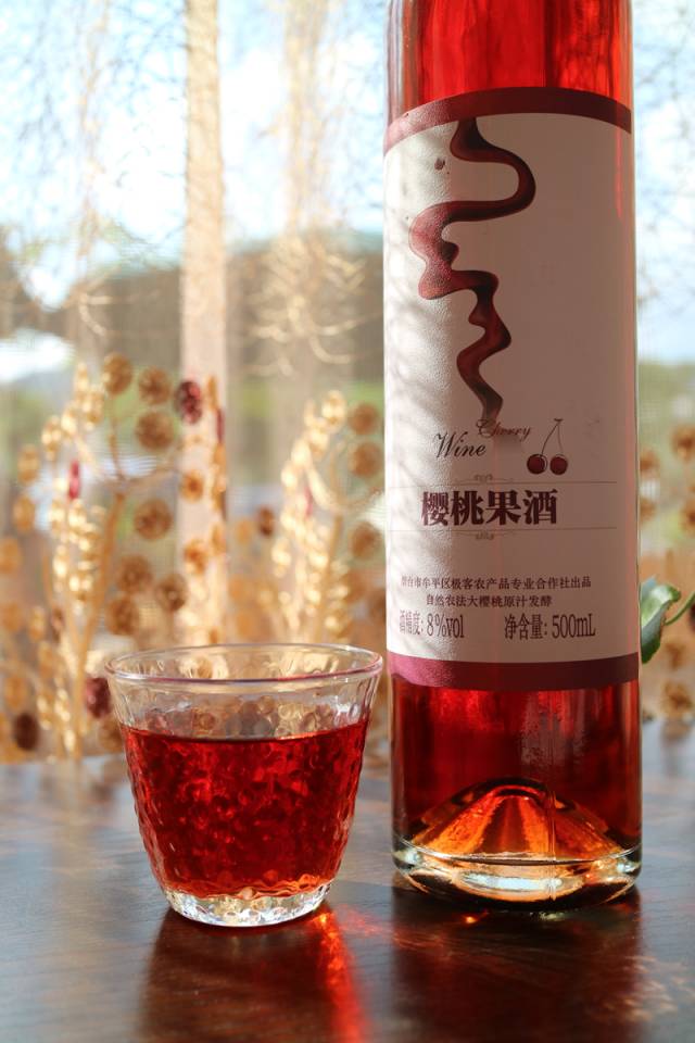 大樱桃酿造酒精度8的高颜值樱桃酒
