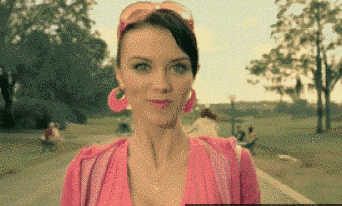 要知道啊,有一种人就是喜欢一边享受有女朋友的甜蜜恋爱生活,一边又