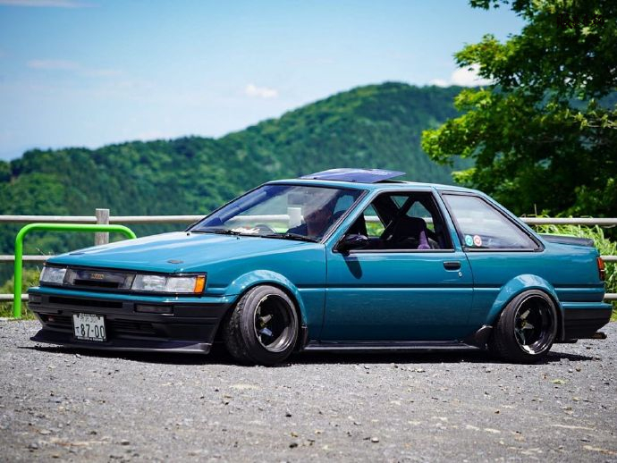 丰田ae86levin2door