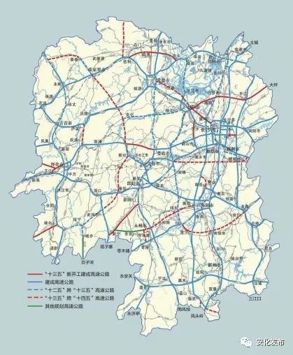 官新高速路线起于沅陵县官庄镇,设枢纽互通与常吉高速公路相接,往南入桃源县西安镇、安化县 马路镇、柘溪镇 ,在 柘溪镇双桥 设枢纽互通与马安高速公路终点相接, 经南金乡、古楼乡、平口镇 最近关于官新高速公路的消息层出不穷,很多市民也对
