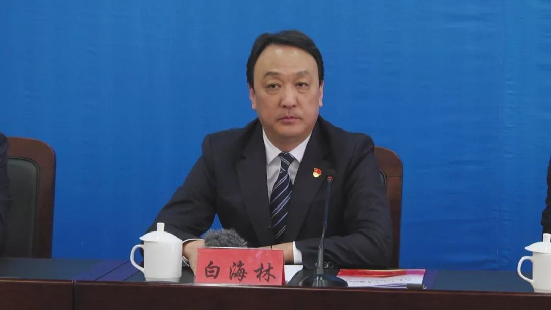 乌拉特后旗旗委书记,旗长,副旗长答记者问