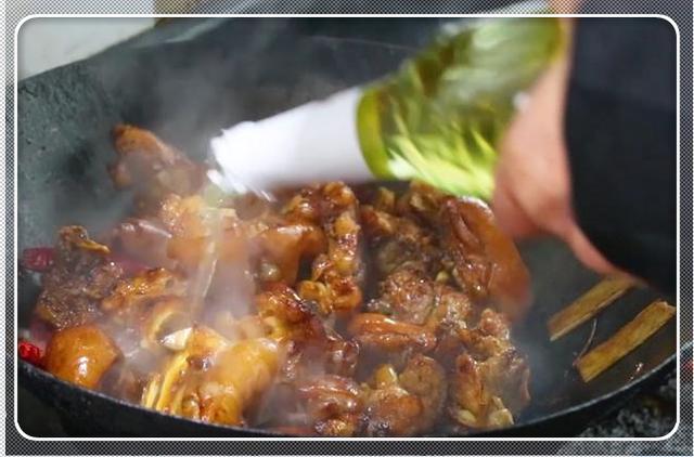 猪脚怎么做不油腻又好吃视频 90774a02c7a8413ca88fb7356f1b6ce9.jpeg