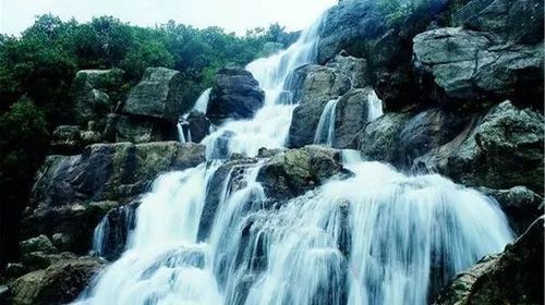 原庐山人口_庐山瀑布(2)